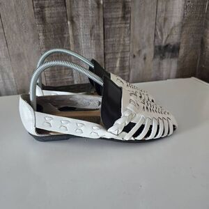 Predictions White Leather Slip On Shoes 7W